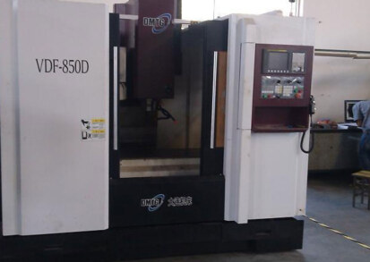 What problems should the machining center pay attention to when processing composite materials?